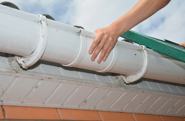 Gutter Reattachment in Rogers