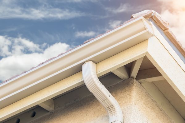 Seamless Gutter Replacement in Rogers